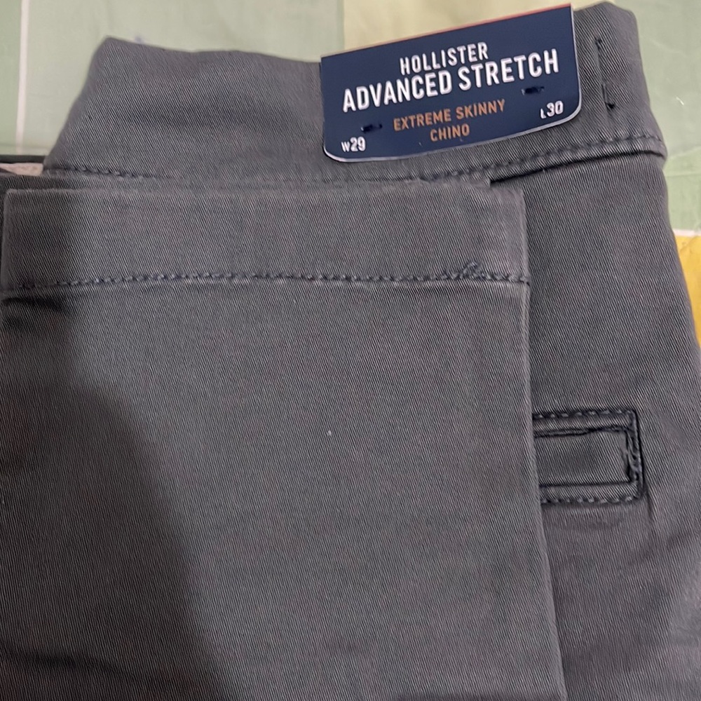 *BNWT* Hollister chino